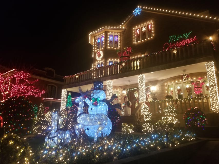 Magnificent Christmas Lights Tour of Dyker Heights Brooklyn - Should You Book This Christmas Lights Tour of Dyker Heights?