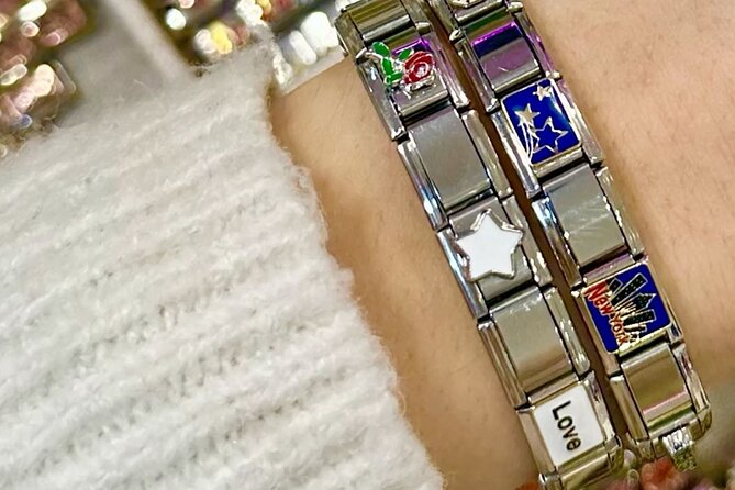 Make Your Own Italian Charm Bracelet in New York City - SoHo meeting point and location: practical guidance for timing