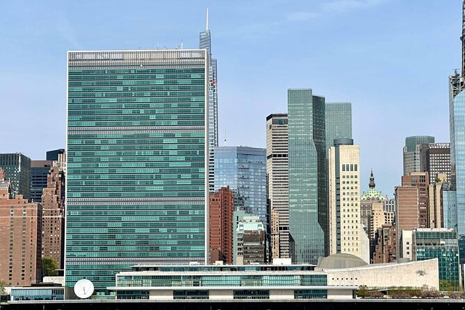 Manhattan Architecture Yacht Cruise - Seating, Drinks, and Small Comforts That Matter More Than You Think
