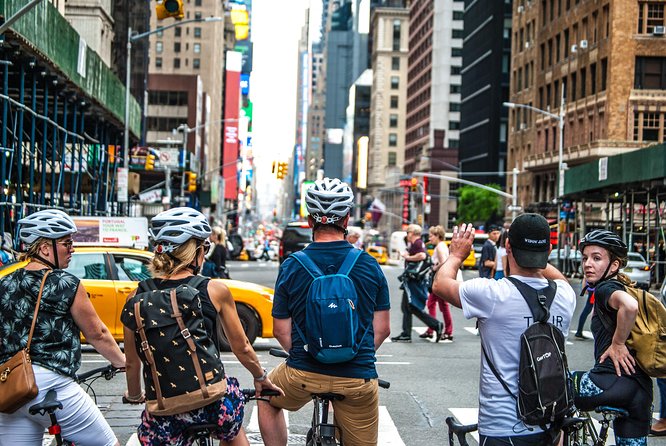 Manhattan Neighborhoods Bike Tour - Gear and Guide Quality: The Small-Group Difference