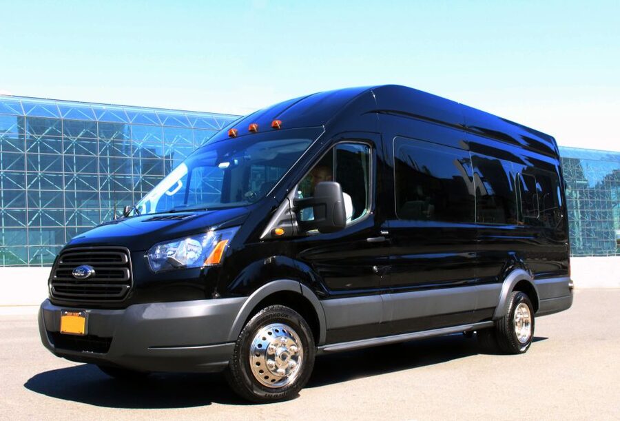 Manhattan: Shared Transfer to or from LaGuardia Airport - How the Welcome Center pickup works at LaGuardia
