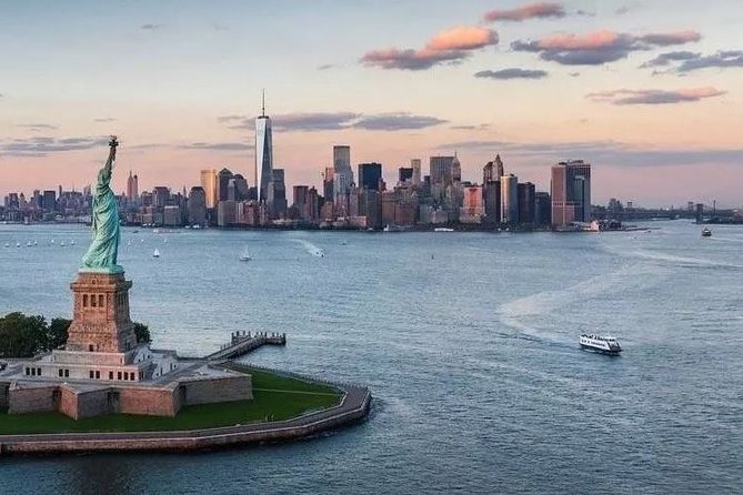 Manhattan Sky Tour: New York Helicopter Flight - Intrepid to the Hudson return: your skyline hits