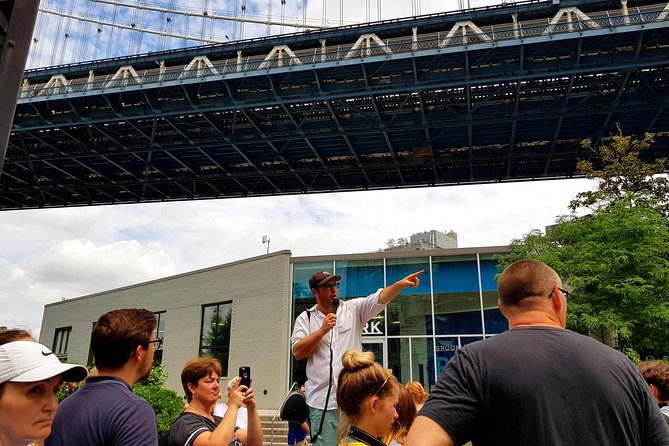 Manhattan to Brooklyn NYC Walking Tour: Brooklyn Bridge and Dumbo in Spanish - Key highlights you will actually care about