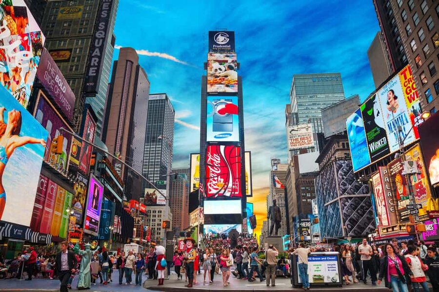 Midtown Manhattan Guided Tour w/ SUMMIT One Vanderbilt Entry - Meeting at the Museum of Broadway, then straight into Times Square