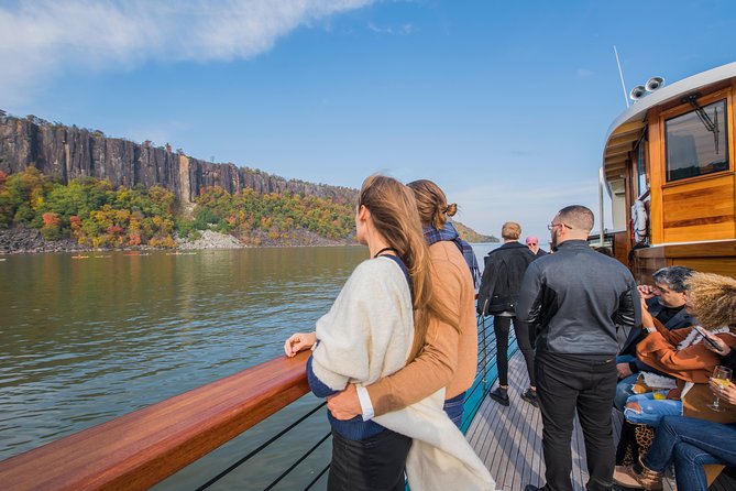 New York Afternoon Fall Foliage Cruise with Lunch - Upper West Side views as you head north