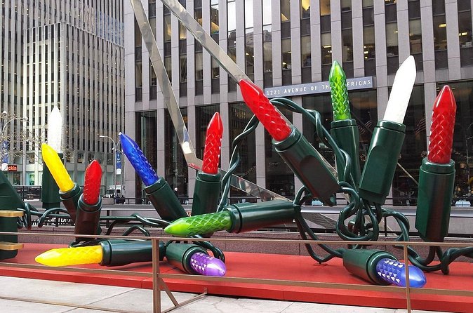New York Christmas Holiday Small-Group Walking Tour - Bryant Park: the winter market stop that slows the pace