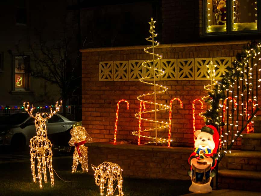 New York Christmas Lights Tour by BUS - The 4-hour route: Times Square to Brooklyn and back again