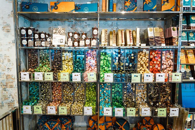 New York City: 2-Hour Chocolate Tasting Tour - Smart casual, comfy shoes, and the little practical details that keep it fun