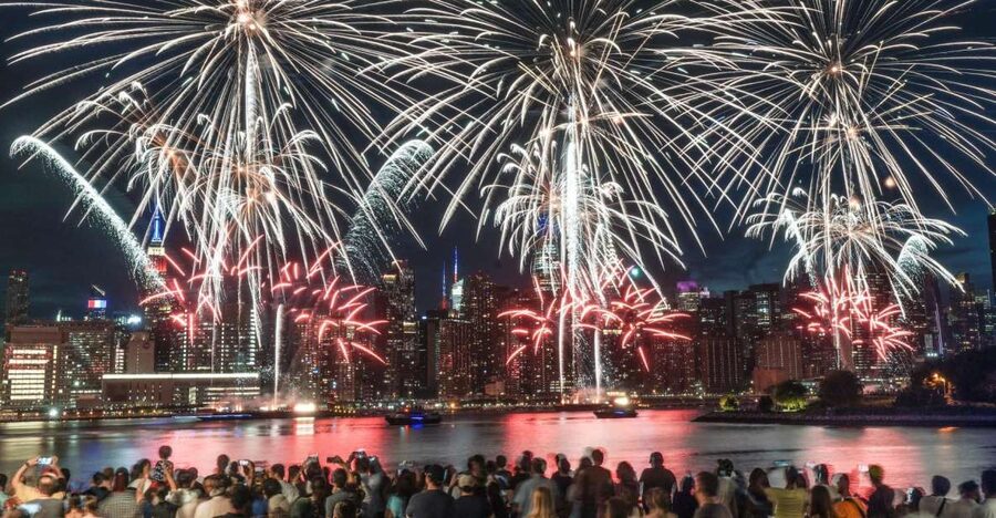 New York City: 4th of July Family Fireworks Party Cruise - BBQ Buffet Dinner: What’s Included and How to Set Expectations