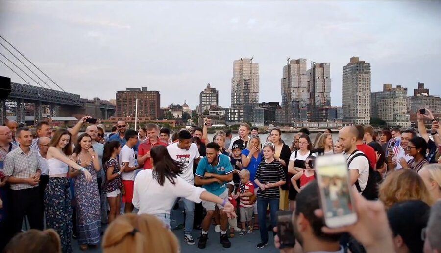 New York City: 4th of July Family Fireworks Party Cruise - Sailing Past Landmarks: The Fun is Before the Fireworks