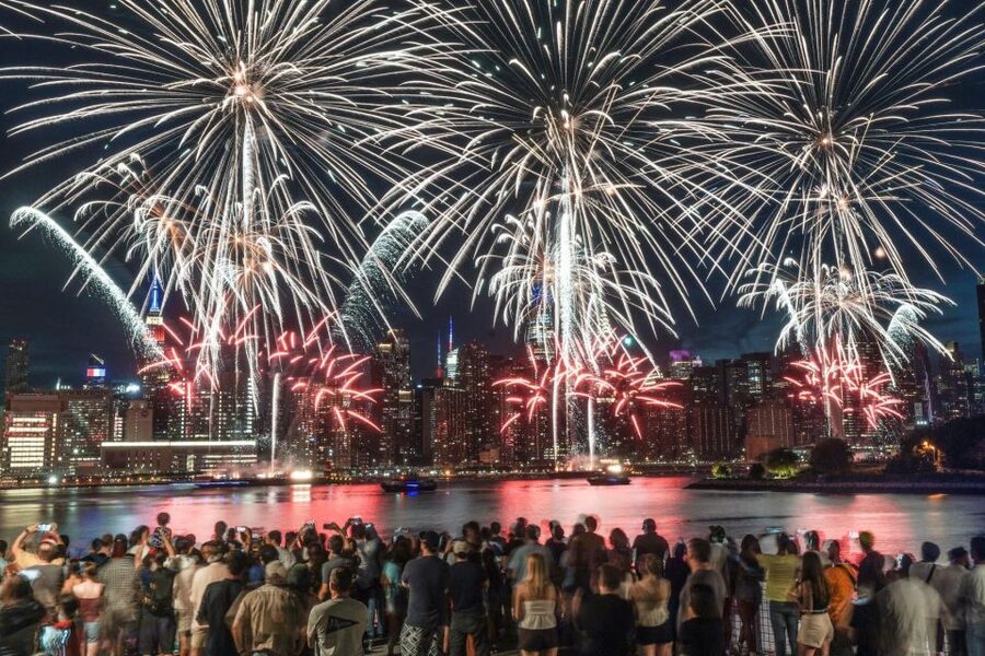New York City: 4th of July Family Fireworks Party Cruise - Return to Pier 81: Timing for the End of the Night