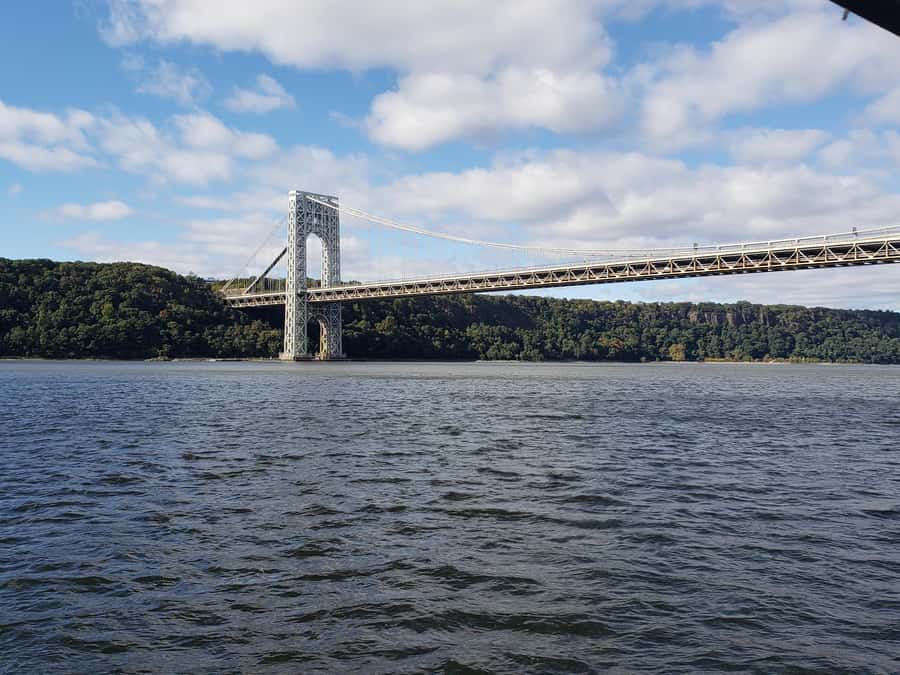 New York City: Afternoon Fall Foliage Lunch Cruise - Prix fixe lunch on the water: what’s included and why it matters
