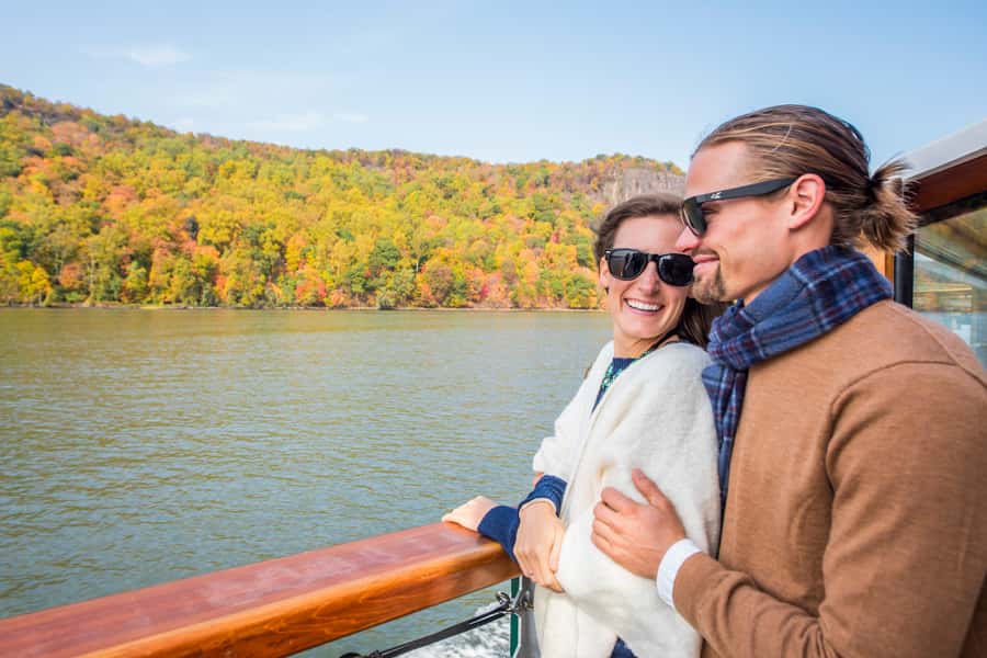 New York City: Afternoon Fall Foliage Lunch Cruise - The Hudson River route: Upper West Side to the Palisades