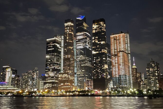 New York City Bright Lights Skyline Cruise on Yacht - Statue of Liberty at Night: The Photo Stop That Does the Work