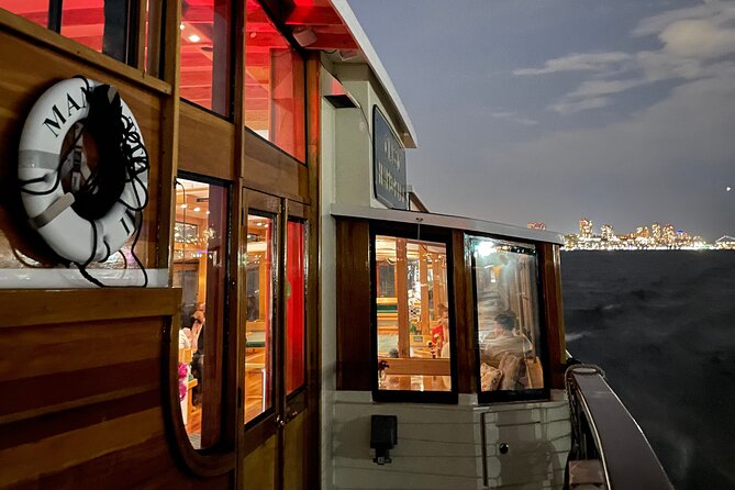 New York City Bright Lights Skyline Cruise on Yacht - The Included Drink, and How to Plan Around It