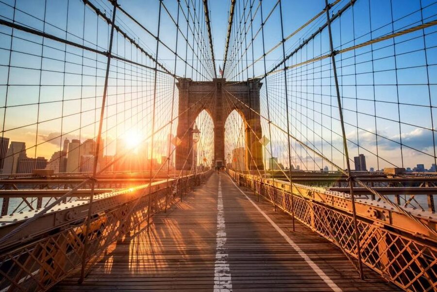 New York City: Brooklyn Bridge and Dumbo Walking Tour - Why this Brooklyn Bridge to Dumbo walk is a great use of 150 minutes