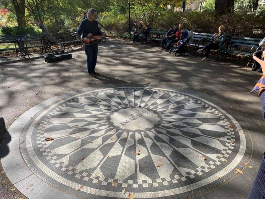 New York City: Central Park Highlights Walking Tour - From Sherman to the Park: getting oriented fast