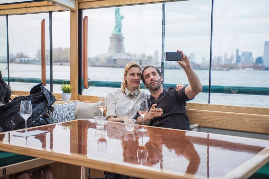 New York City: Champagne and Cheese Pairing Cruise - Lower Manhattan Views From a 1920s-Style Yacht