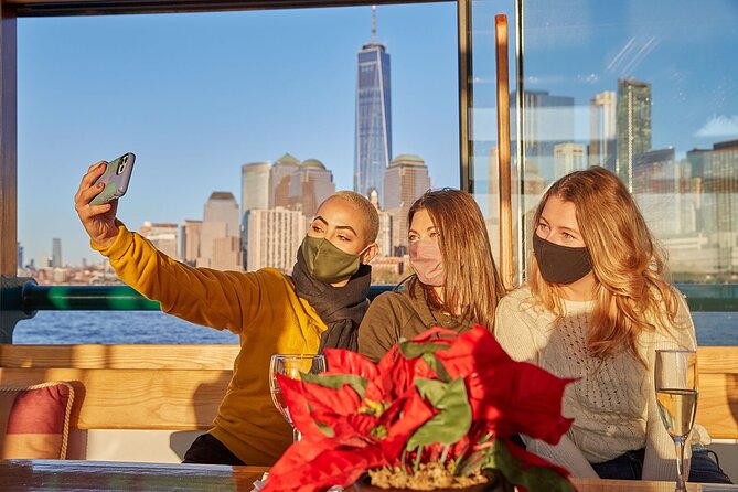 New York City: Champagne, Cheese, Caviar & Sightseeing Cruise - Crew vibe and the on-board feel: spacious beats crowded