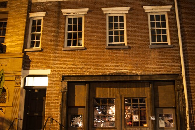 New York City Chilling Nightmares & Necromancy Ghost Tour - Stop 5: Gay Street and 12 Gay Street, the Pirate’s Den Legend