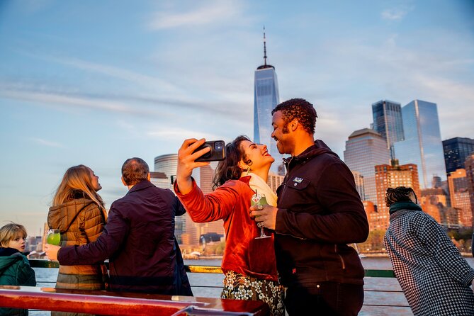 New York City Christmas Holiday Statue and Skyline Cocoa Cruise - Small Downsides to Keep in Mind Before You Go