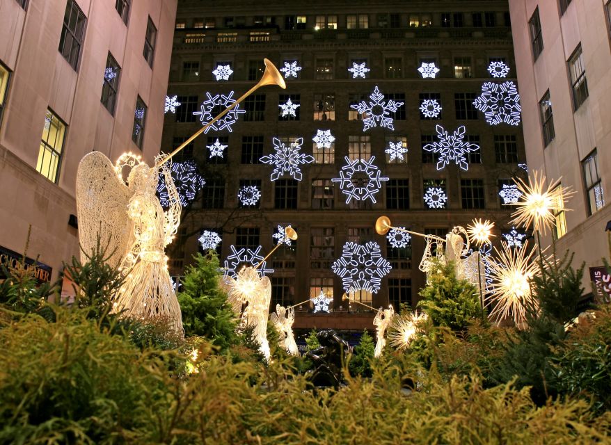 New York City: Christmas Holiday Tour of Manhattan - Starting at St. Patrick’s Cathedral, then walking into the season