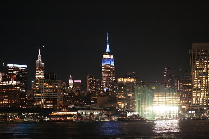 New York City Dinner Cruise on Luxury Yacht with Live Music - The Best Sights From The Water: Bridges, Liberty, And Manhattan’s Edge