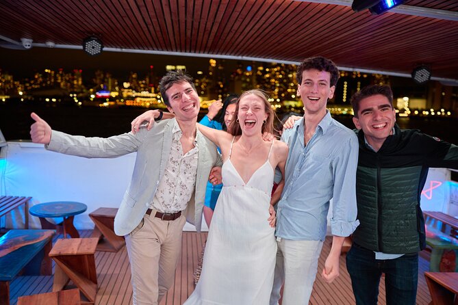 New York City Dinner Cruise with Live Music - Battery Park, Governor’s Island, and the Statue of Liberty photo moment