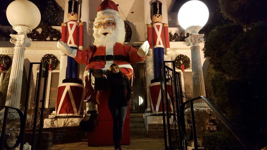 New York City: Dyker Heights Christmas Lights Tour - Bay Ridge photo stop: a quick taste of the borough vibe