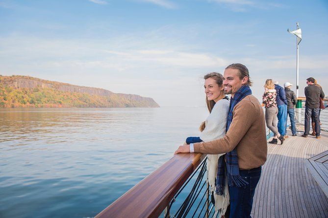 New York City Fall Foliage Brunch Cruise - Fall foliage reality check: timing, weather, and the no-refund-for-color rule