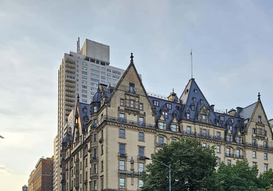 New York City: Gossip Girl Private Tour in Manhattan - Met steps and Museum of the City of New York stops