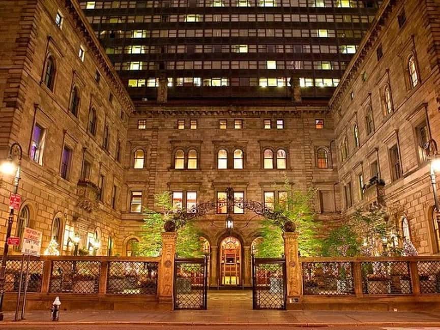 New York City: Gossip Girl Private Tour in Manhattan - Upper East Side scenic views, plus a brief self-guided beat