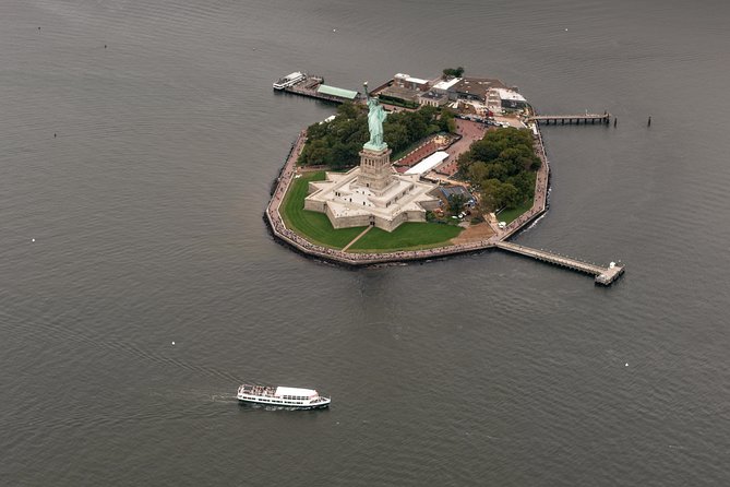 New York City Grand Island Helicopter Tour - The Flight Route: Liberty, Lower Manhattan, Central Park, and the Bronx