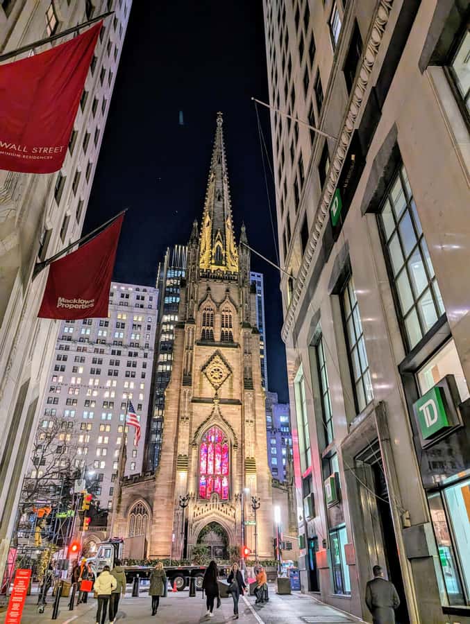 New York City: Guided Private Glass-Top Bus Tour at Night - Pier 17 and the Brooklyn Bridge Skyline Glow