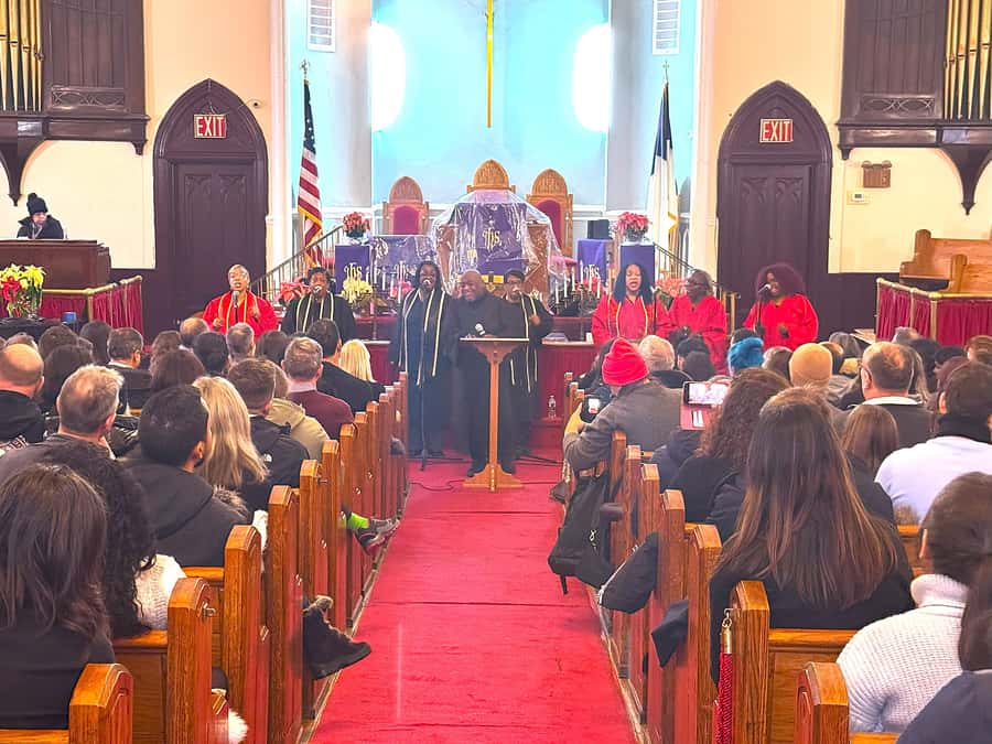 New York City: Harlem Gospel Live Music Concert - What Happens During the One-Hour Concert