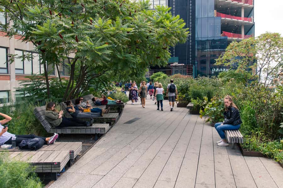 New York City: High Line Walking Tour - The Hudson River industrial past, and why it still matters