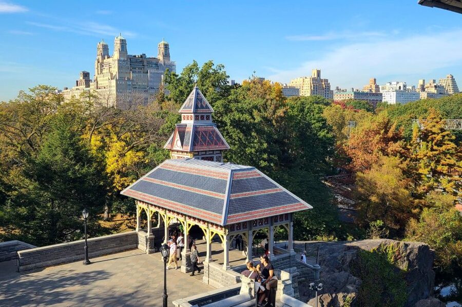 New York City: Highlights of Central Park Bike or eBike Tour - Jacqueline Kennedy Onassis Reservoir: open space you can actually process