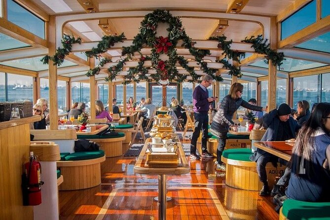 New York City Holiday Brunch Cruise on Classic Boat - The Holiday Brunch: 3 Courses, Hybrid Service, One Included Drink
