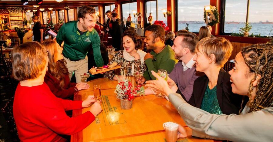 New York City: Holiday Jazz Classic Motor Yacht Cruise - Waterfront highlights: Battery Park, South Street Seaport, and the Financial District