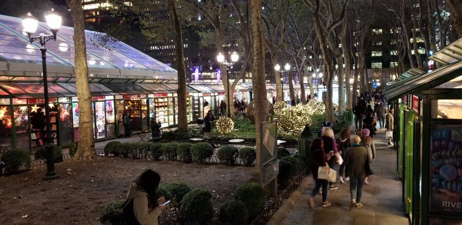 New York City: Holiday Lights Extravaganza Walking Tour - Rockefeller Center Christmas Tree, Swarovski Star, and the Plaza You’ll Want to Linger In