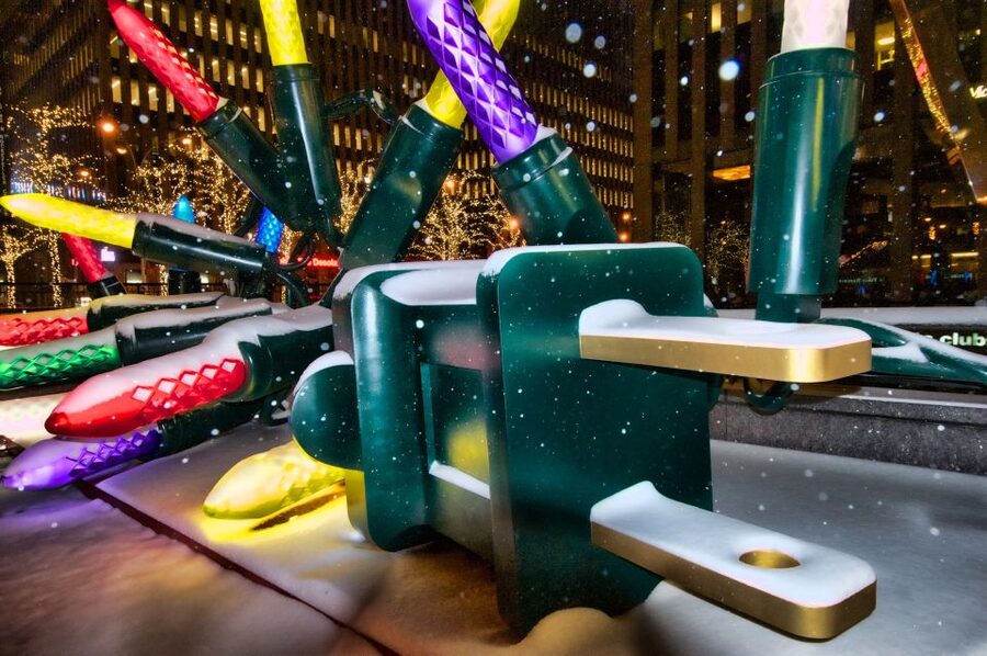 New York City: Holiday Lights Extravaganza Walking Tour - Meeting Point at 977 6th Ave and an End Near Union Square