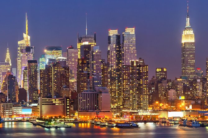New York City Holiday Lights Tour - Pier 17: skyline framing and a classic bridge moment
