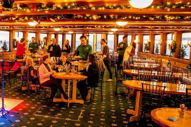 New York City Holiday Sunset Sightseeing Cruise - Drinks and snacks: what’s included and what to plan