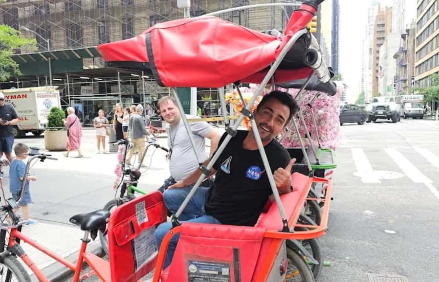 New York City: Home Alone 2 Movie Locations Pedicab Tour - Starting at 190 Central Park South, then straight into story mode