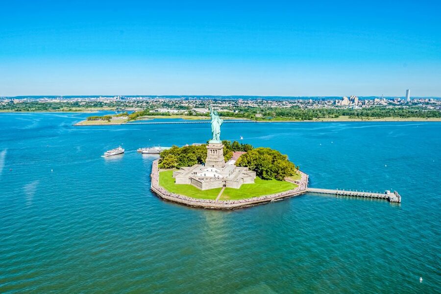 New York City: Manhattan Helicopter Tour - Ground Zero Pass and Midtown Classics: Brooklyn Bridge, Empire State, and More