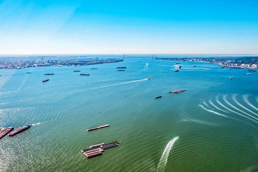 New York City: Manhattan Helicopter Tour - Headsets, Recorded Narration, and Language Gotchas