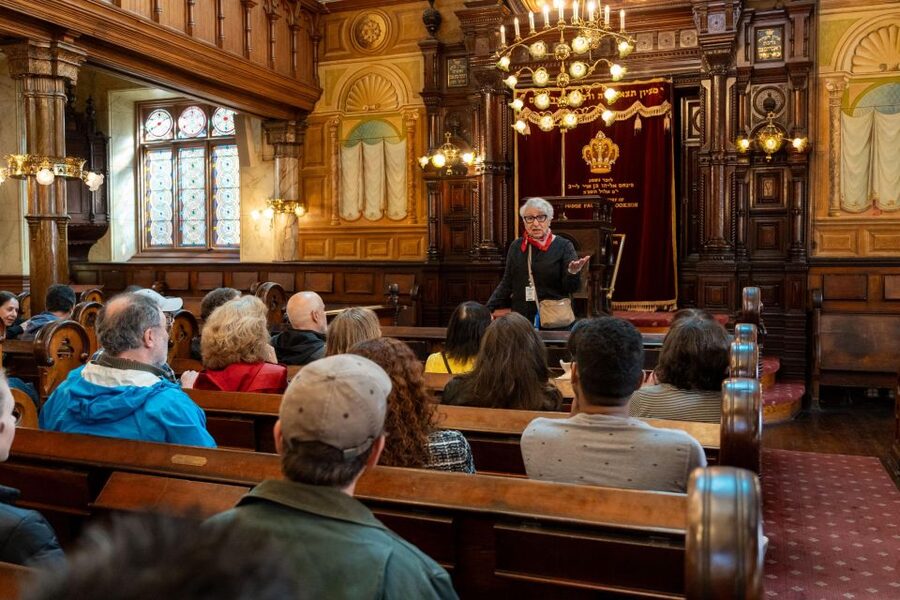 New York City: Museum at Eldridge Street Docent-Led Tour - What you get beyond the hour: temporary exhibits and the permanent collection