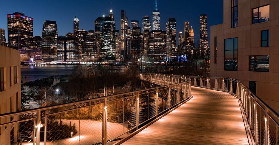 New York City: Night Skyline Bus Tour with Pizza Slice - A Night Skyline Tour That Actually Uses Its Time