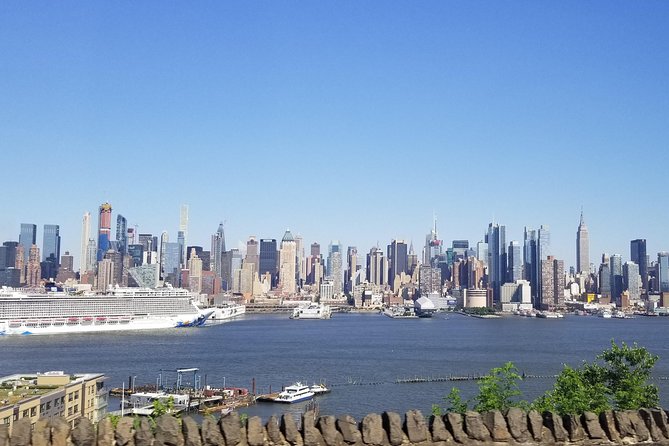 New York City: Panoramic Skyline Tour - The guide and stories: Sinatra, movie-style NYC, and practical facts
