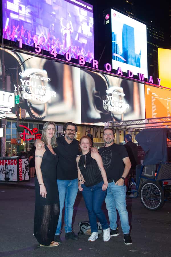 New York City: Photoshoot - Times Square - Manhattan or Brooklyn options, and how to choose what fits your vibe
